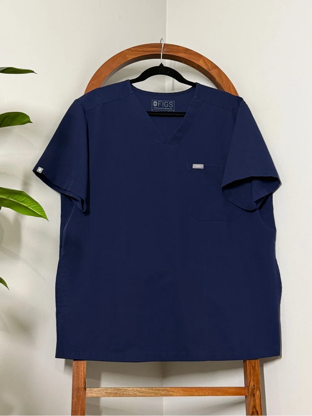 Figs XL Navy Blue Chisec Top and Cairo Pant Men's Scrub Set